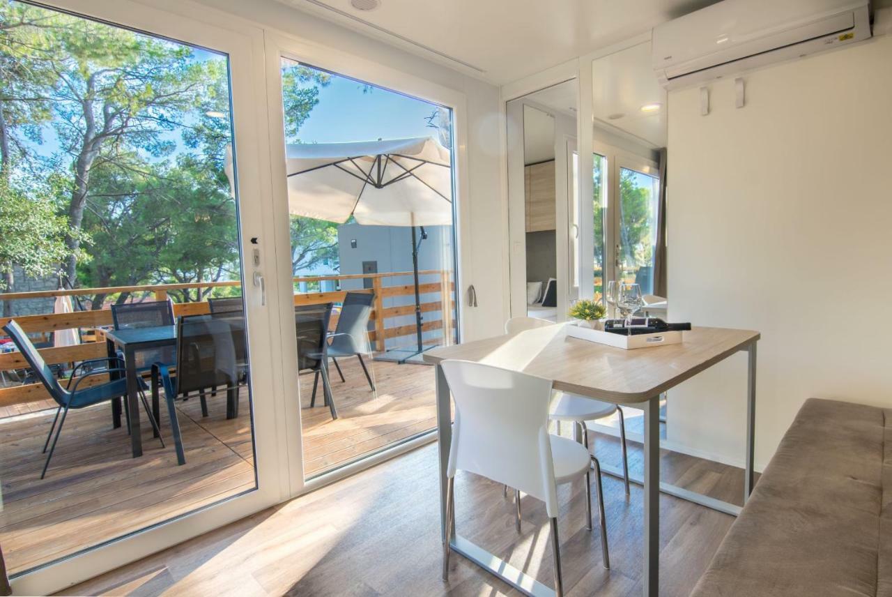 Apartments And Mobile Homes Makarska Exterior foto