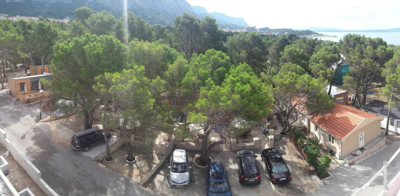 Apartments And Mobile Homes Makarska Exterior foto