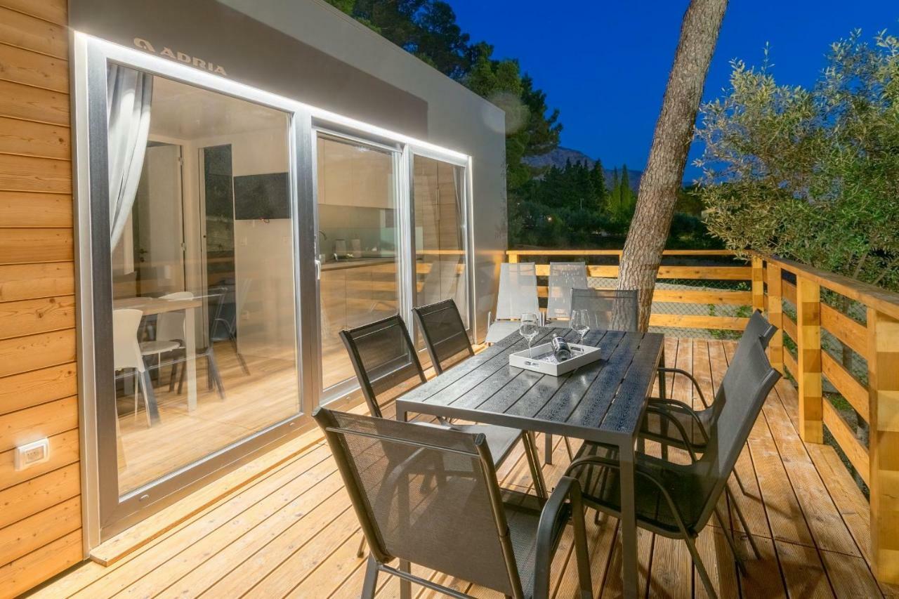 Apartments And Mobile Homes Makarska Exterior foto
