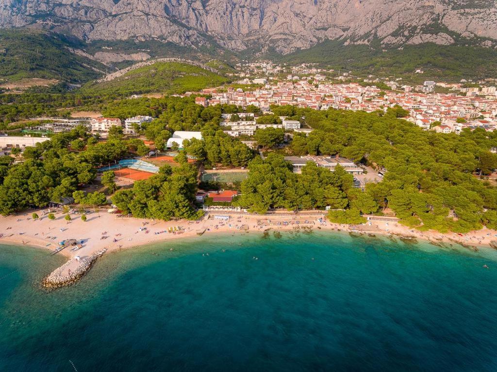 Apartments And Mobile Homes Makarska Exterior foto